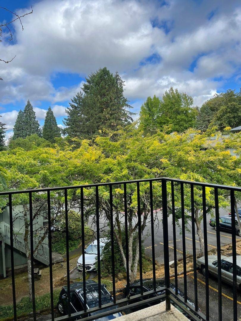 Apartment for rent at 1908 SW Roxbury Ave, Portland, OR 97225