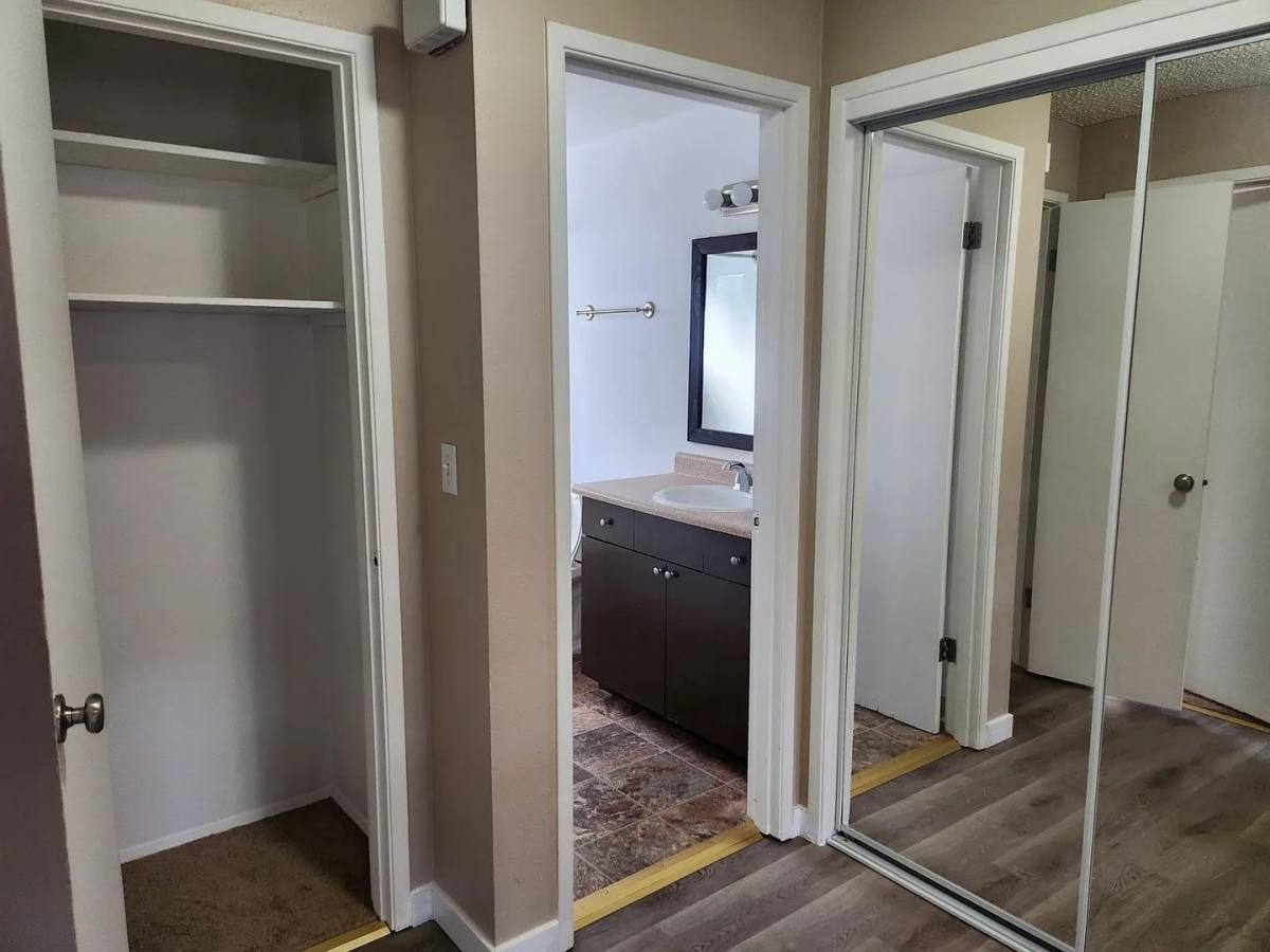 Apartment for rent at 11534 - 11540 Greenwood Ave N, Seattle, WA 98133