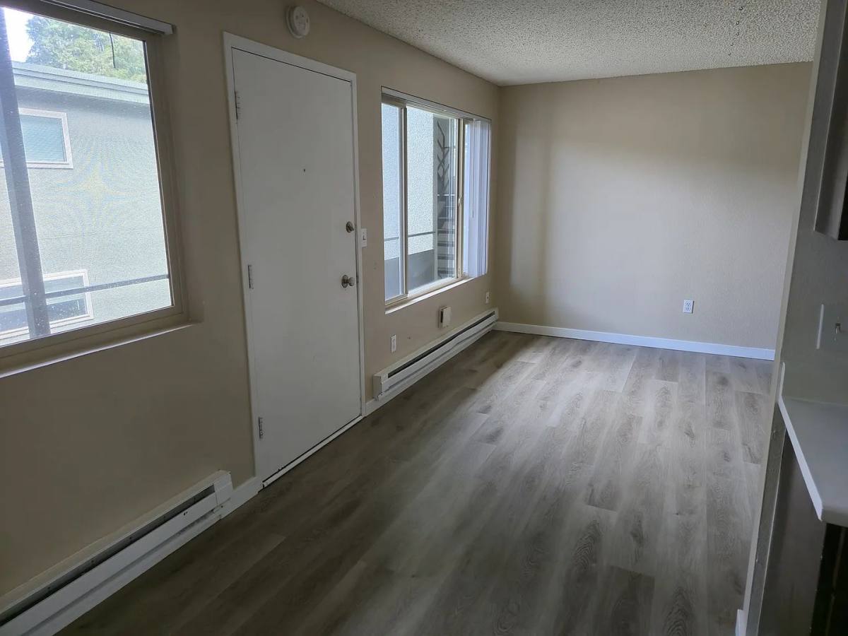 Apartment for rent at 11534 - 11540 Greenwood Ave N, Seattle, WA 98133