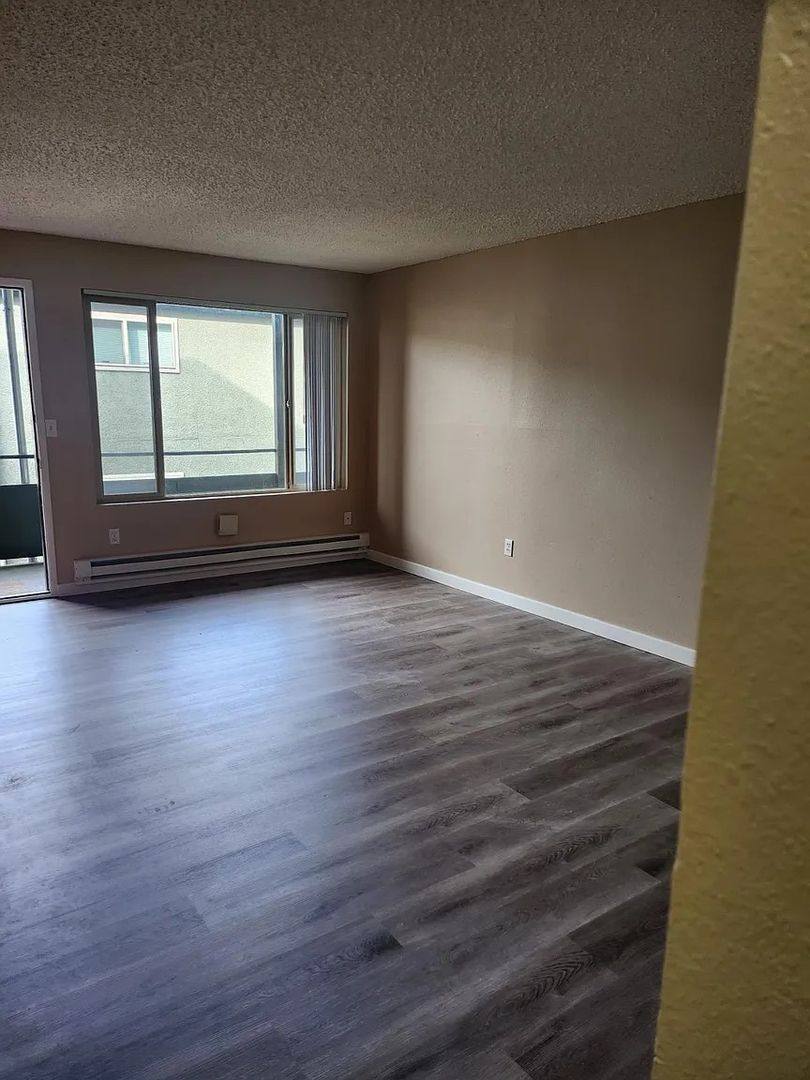 Apartment for rent at 11534 - 11540 Greenwood Ave N, Seattle, WA 98133