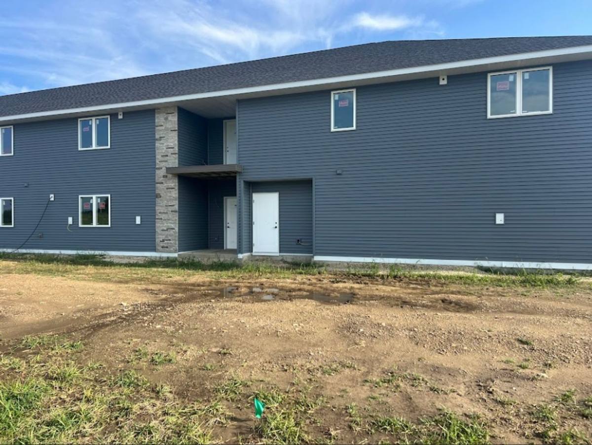 Apartment for rent at 102 8th Ave SW, Waukon, IA 52172