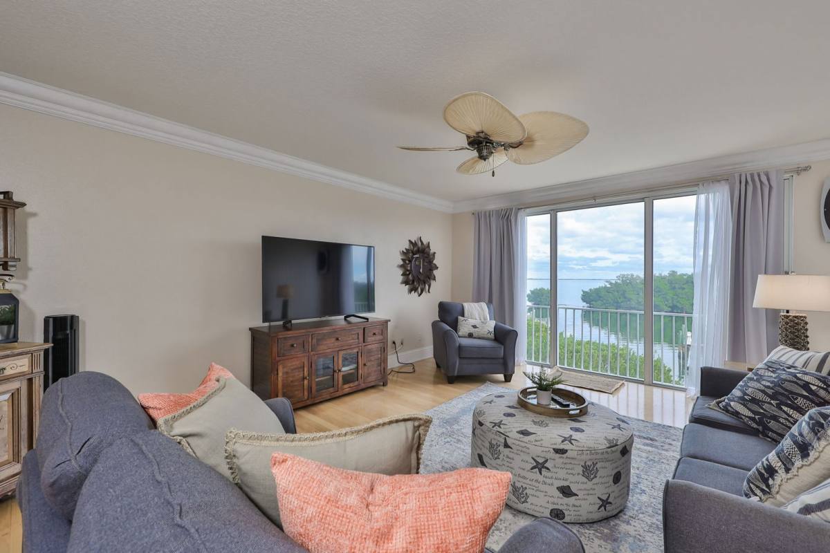 Apartment for rent at 1593 Pinellas Bayway S #1, Saint Petersburg, FL 33715