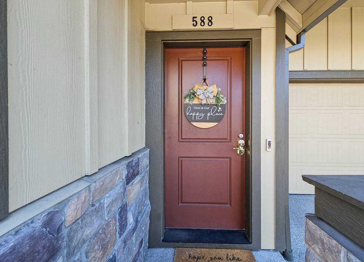 Townhouse for rent at 588 SW 197th Place, Beaverton, OR 97006