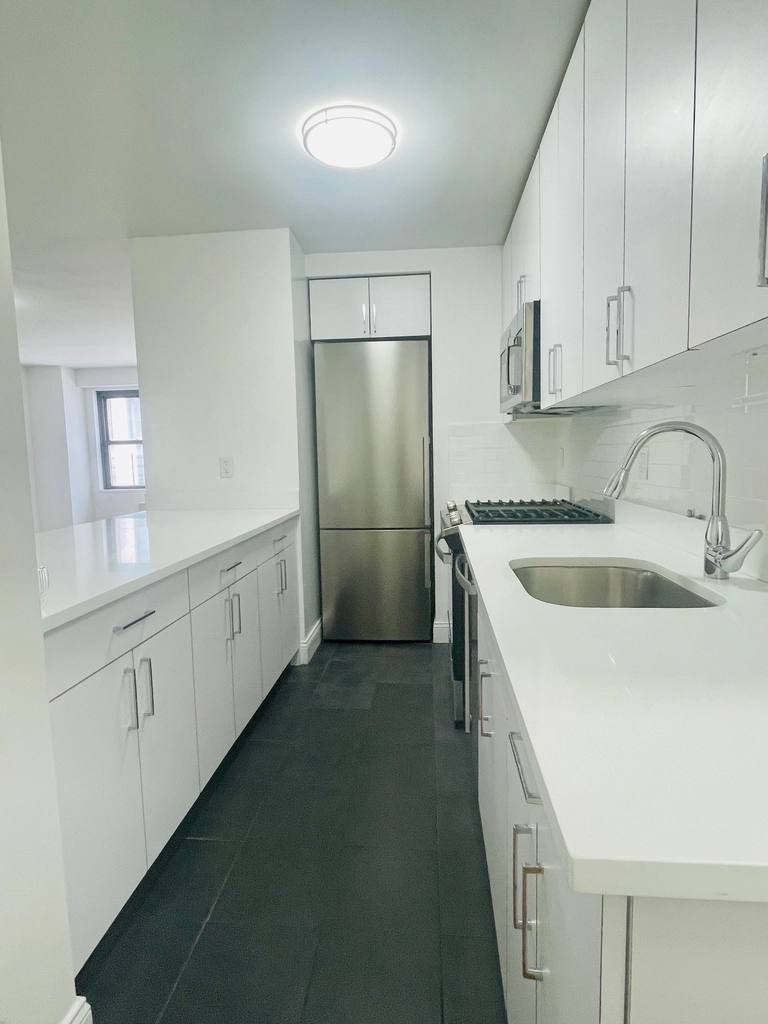 Apartment for rent at 400 E 89th St #6PP, New York, NY 10128