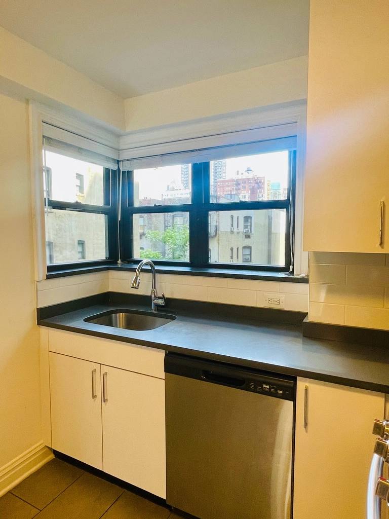 Apartment for rent at 400 E 89th St #6PP, New York, NY 10128