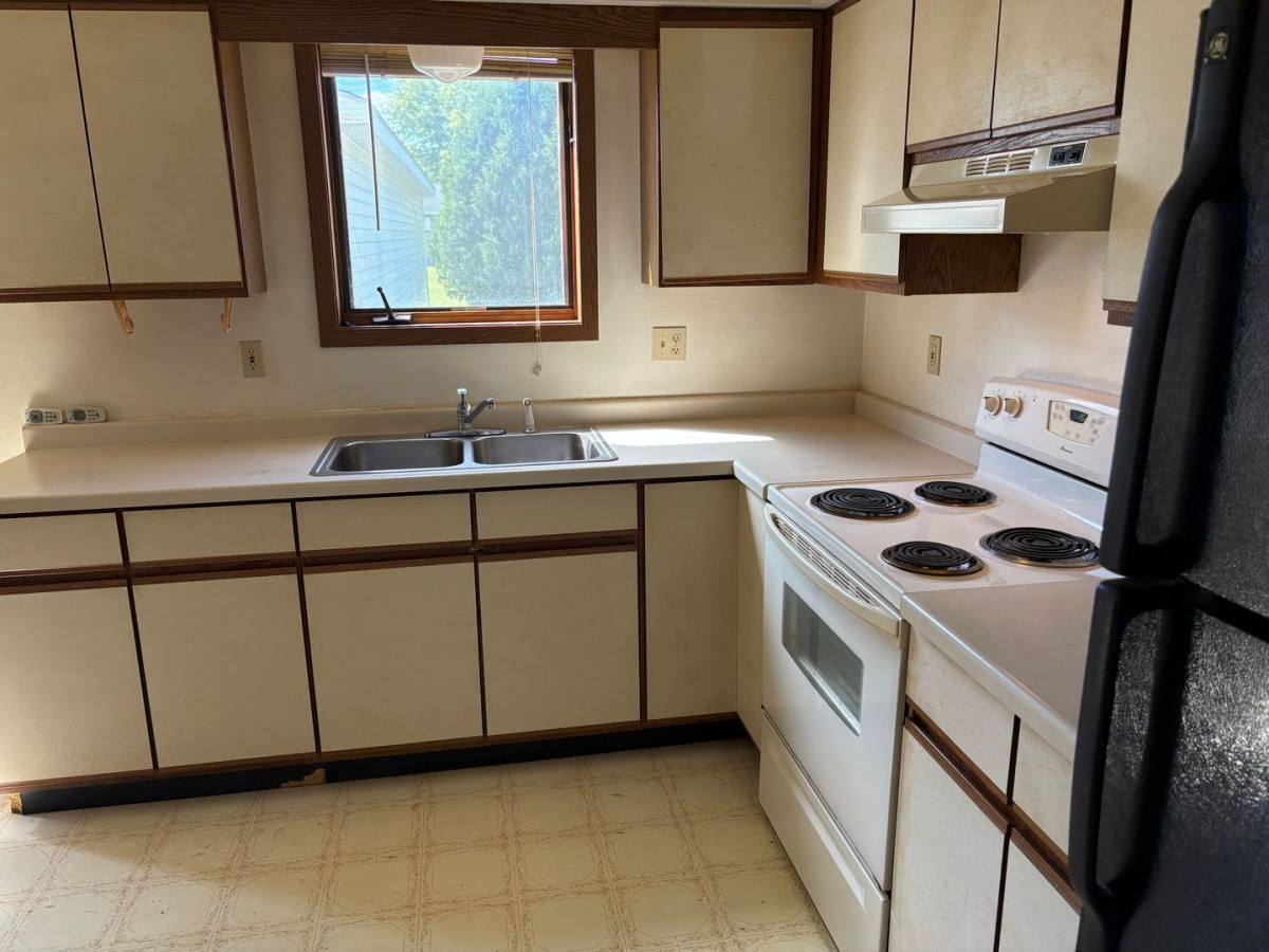 Apartment for rent at 604 Hollywood Dr, Merrill, WI 54452