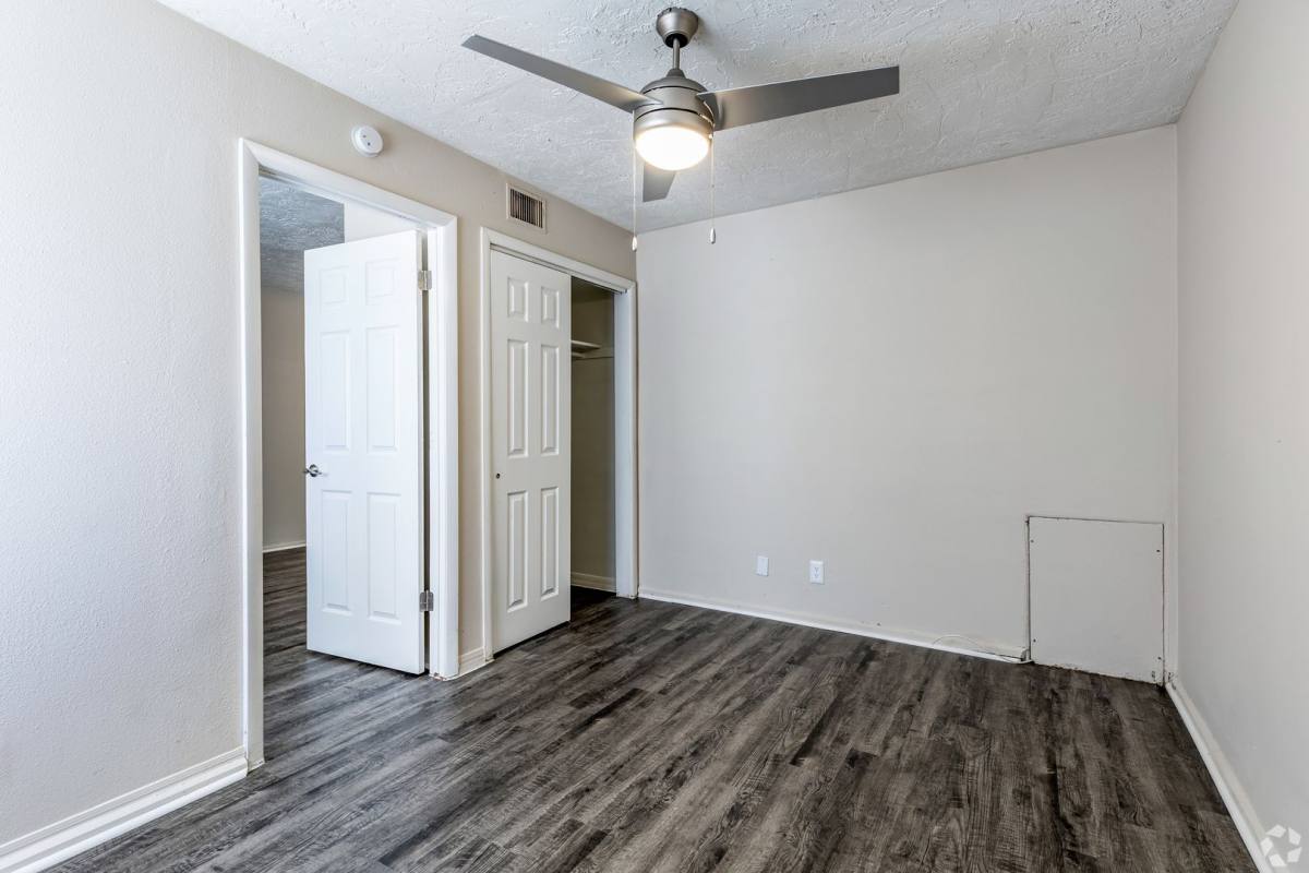 Apartment for rent at 4000 58th St N, Saint Petersburg, FL 33709