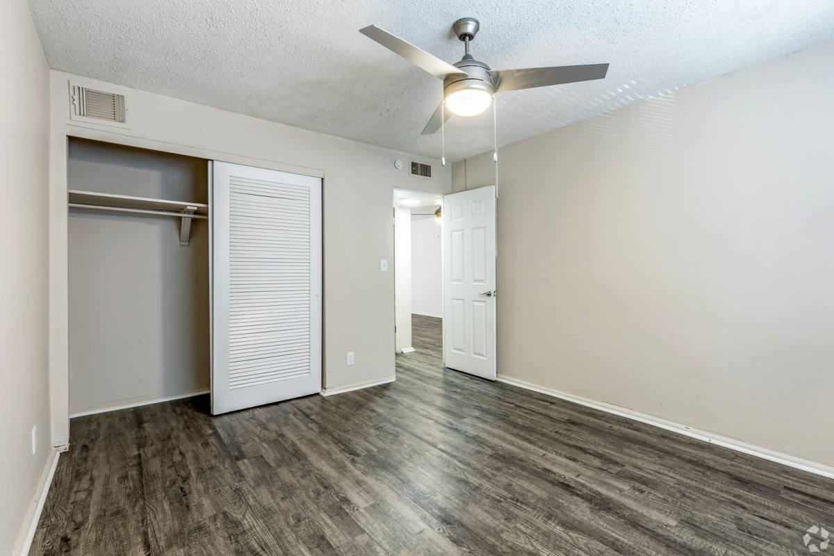Apartment for rent at 4000 58th St N, Saint Petersburg, FL 33709