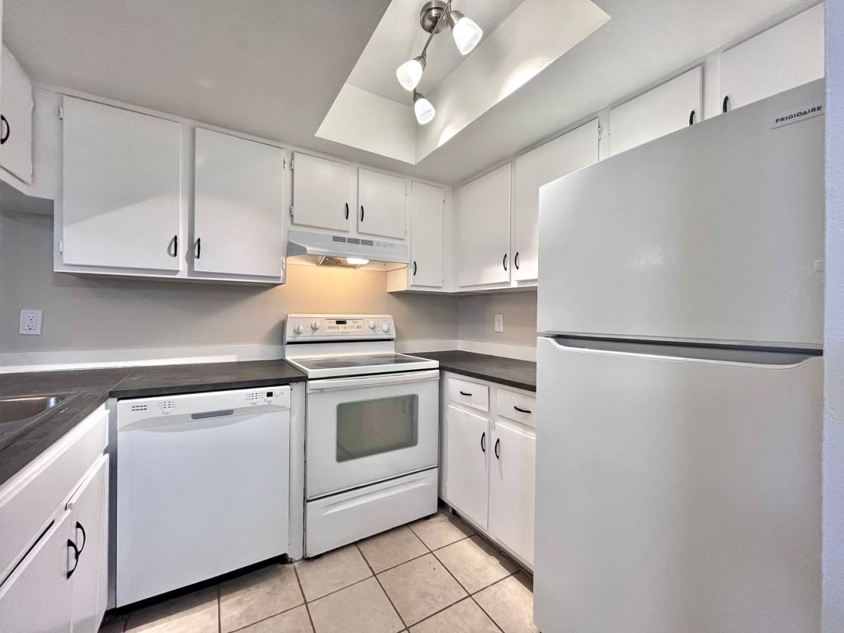 Apartment for rent at 4216 S Manhattan Ave, Tampa, FL 33611