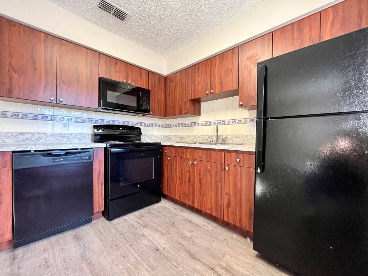 Apartment for rent at 4071 76th Ave N, Pinellas Park, FL 33781