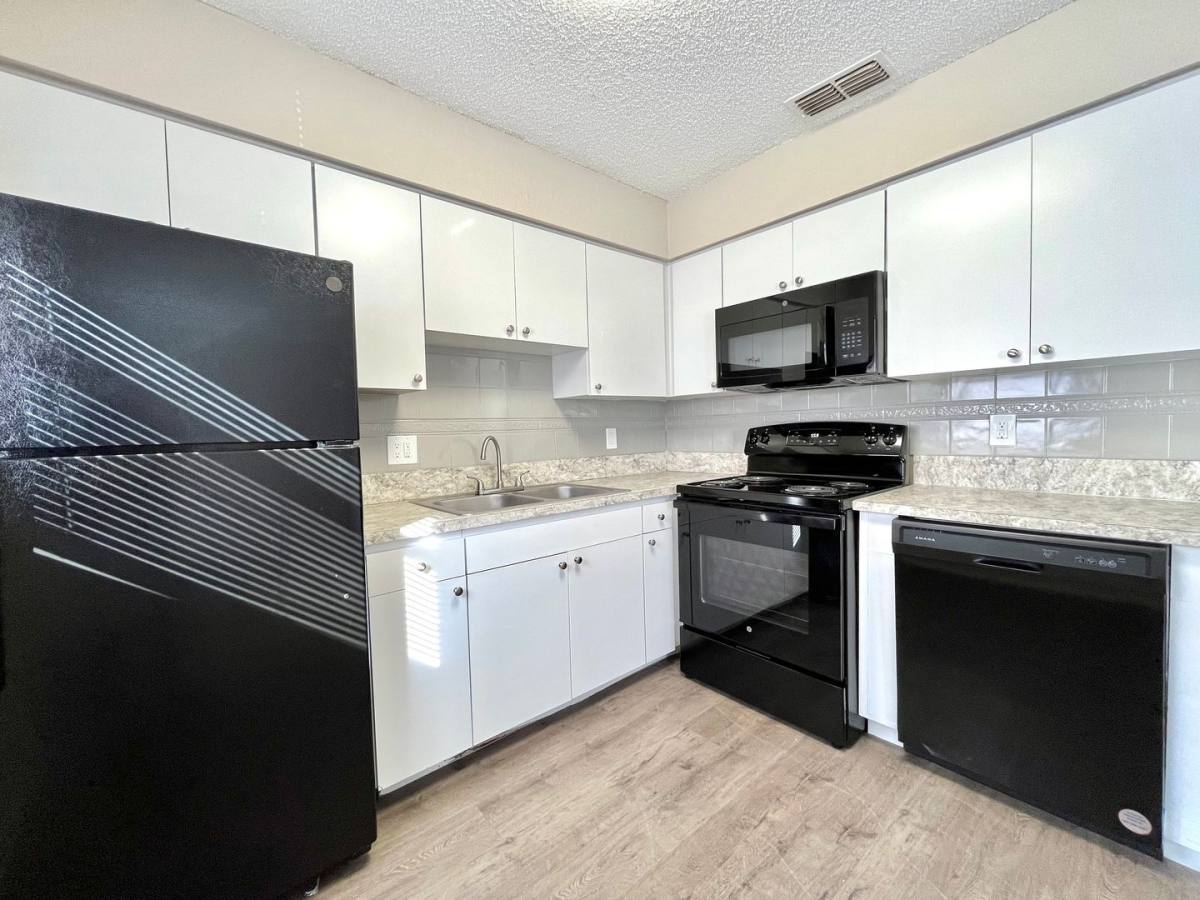 Apartment for rent at 4071 76th Ave N, Pinellas Park, FL 33781
