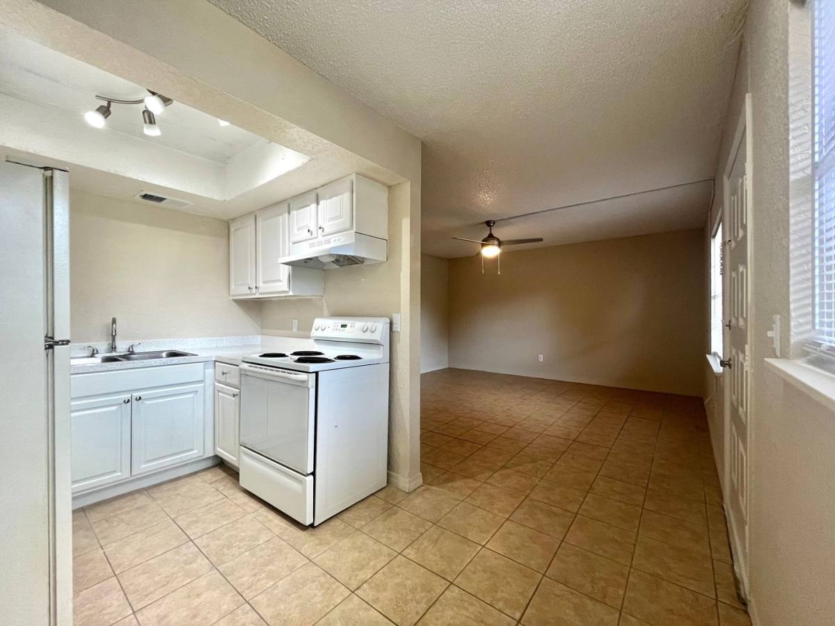 Apartment for rent at 4675 72nd Ave N, Pinellas Park, FL 33781