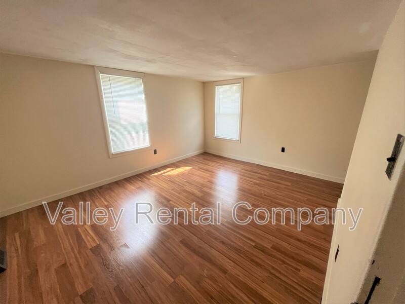 Apartment for rent at 46 Old Amherst Rd #4, Sunderland, MA 01375