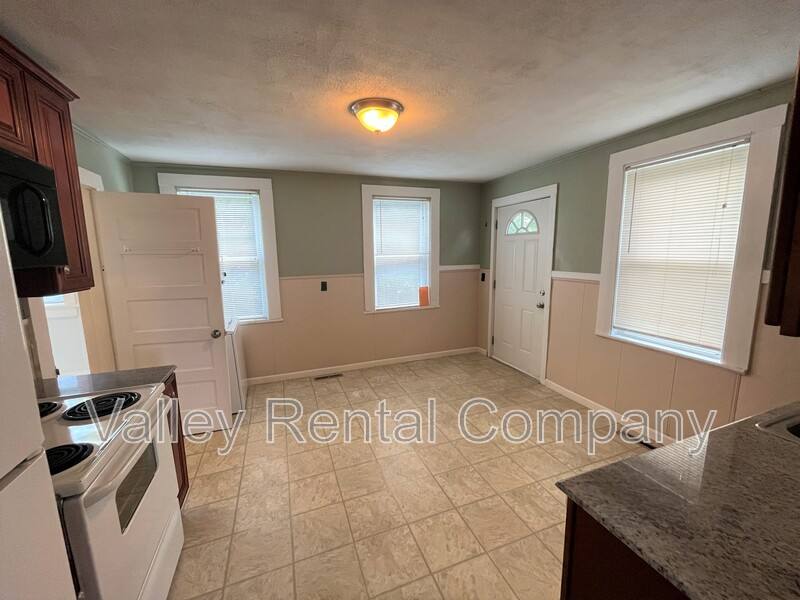 Apartment for rent at 46 Old Amherst Rd #4, Sunderland, MA 01375