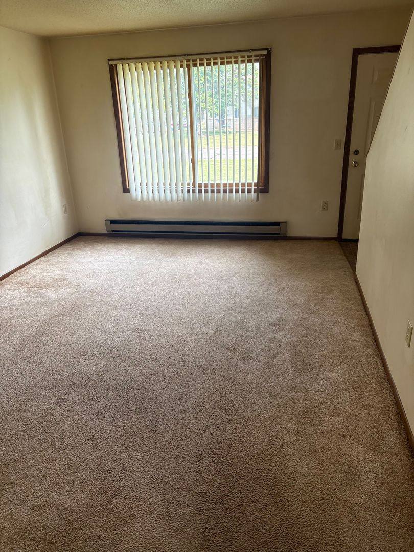 Apartment for rent at 600 Hollywood Dr, Merrill, WI 54452