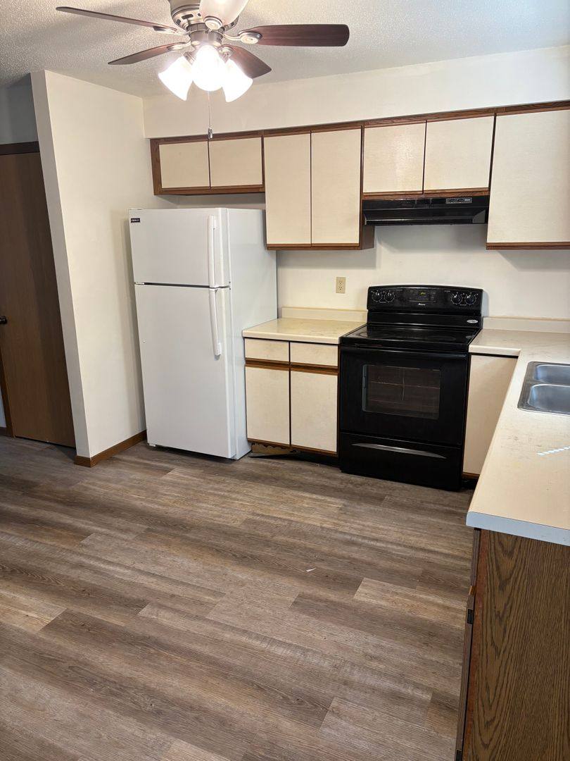 Apartment for rent at 600 Hollywood Dr, Merrill, WI 54452