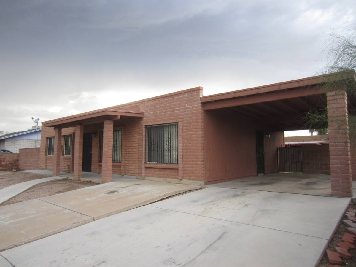 House for rent at 2942 W Camino Bueno, Tucson, AZ 85706