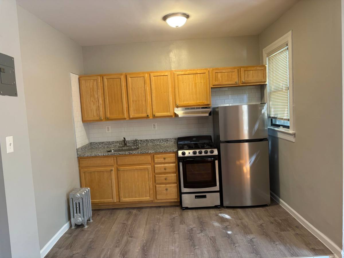 Apartment for rent at 435 16th St SE, Washington, DC 20003
