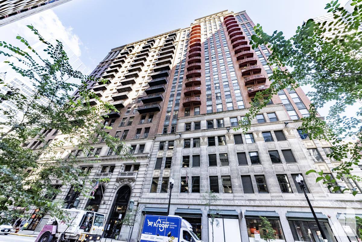 Apartment for rent at 208 W Washington St #1911, Chicago, IL 60606