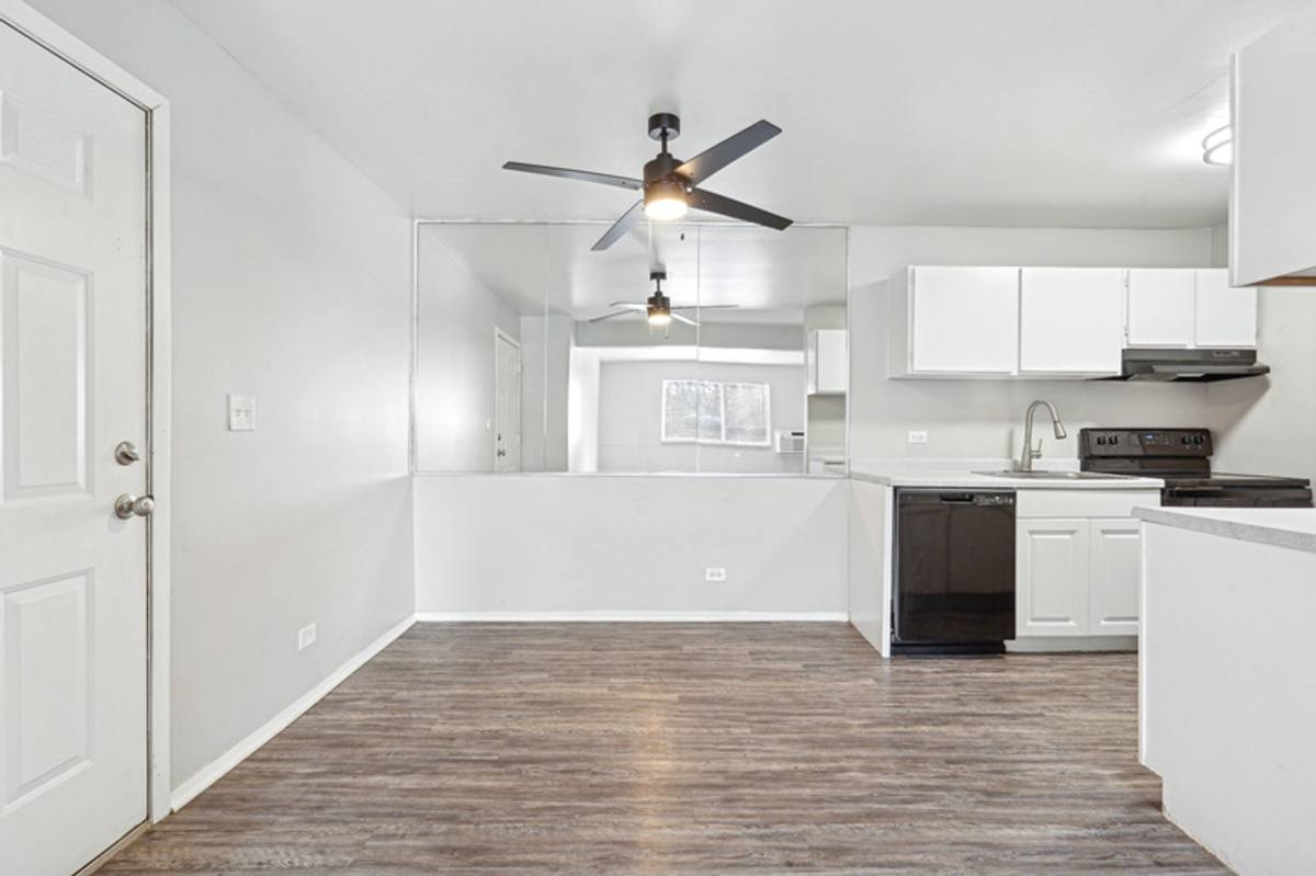 Apartment for rent at 3451 Sheridan Rd, Zion, IL 60099