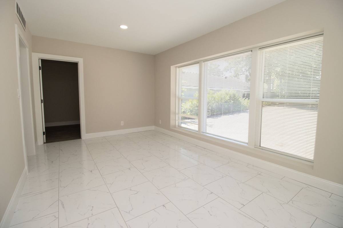 Apartment for rent at 1840 Hampton St, Columbia, SC 29201