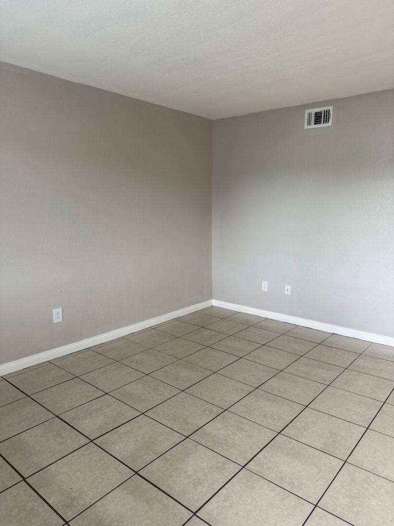 Apartment for rent at 1200 70th St N, Saint Petersburg, FL 33710