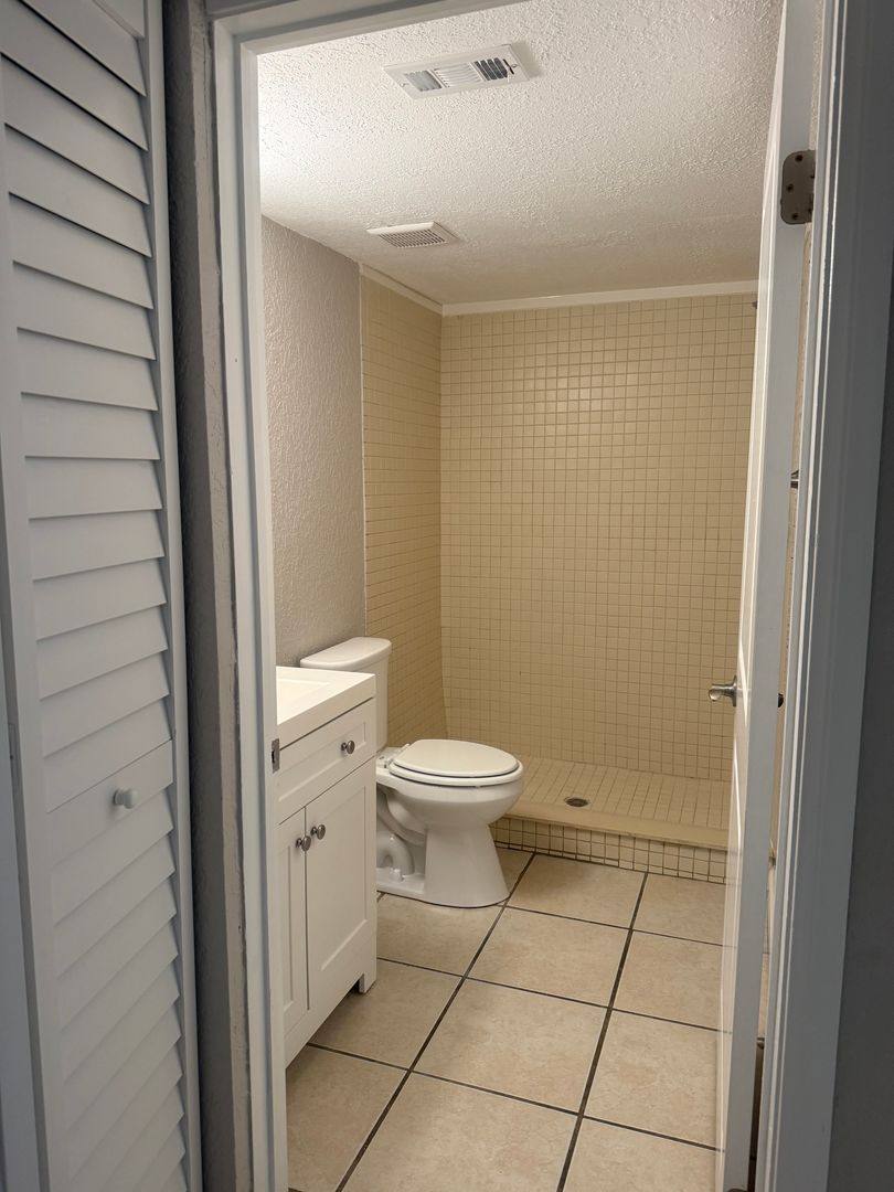 Apartment for rent at 1200 70th St N, Saint Petersburg, FL 33710