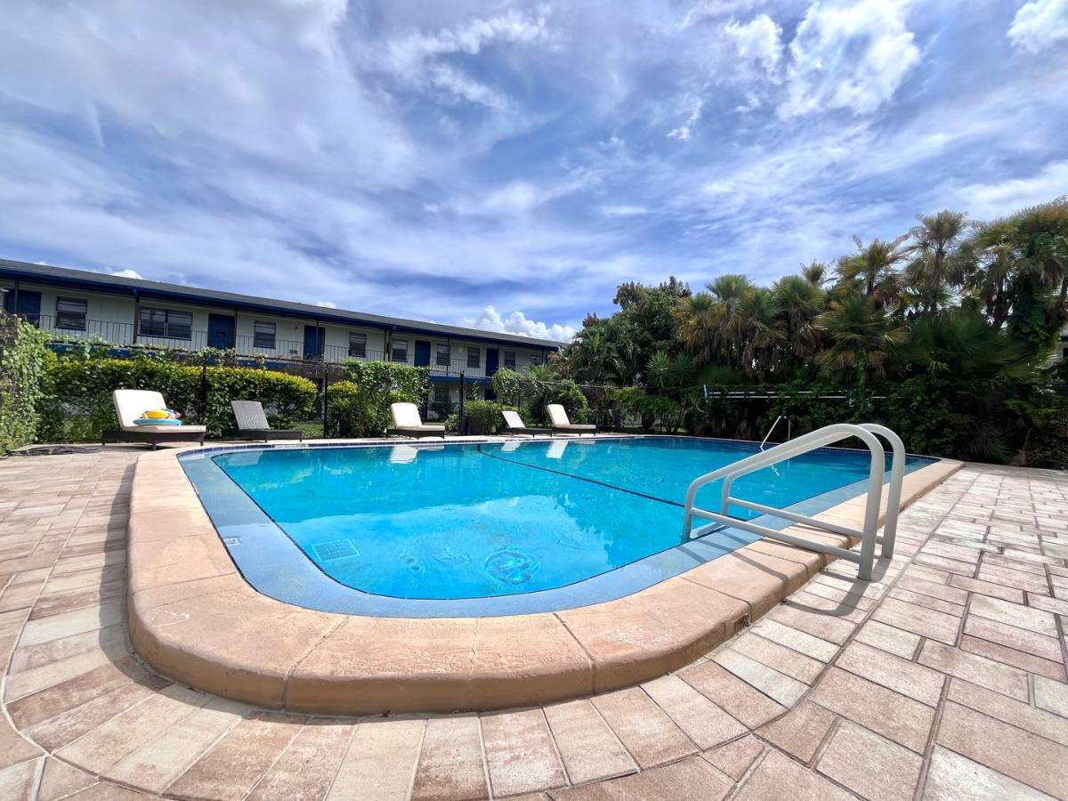 Apartment for rent at 4002 S Manhattan Ave, Tampa, FL 33611