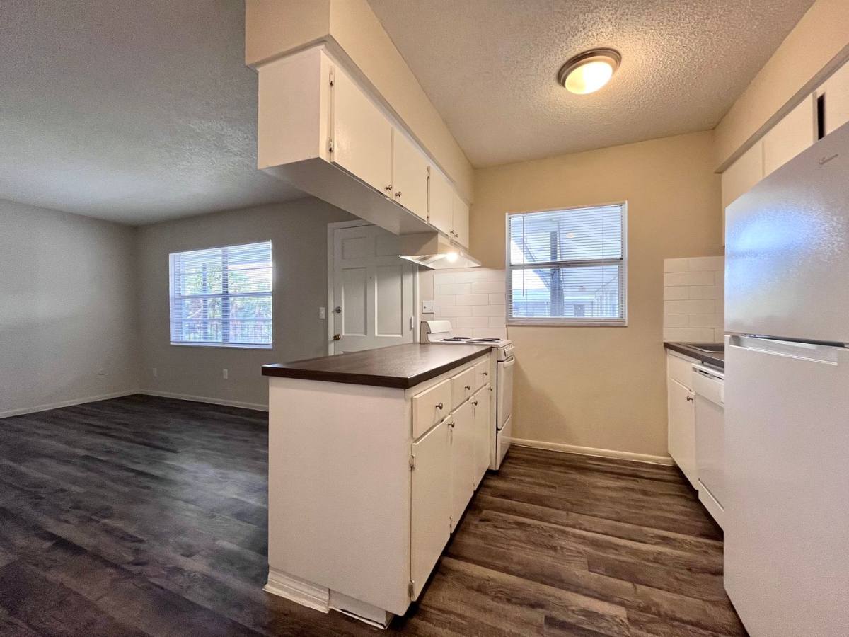 Apartment for rent at 4002 S Manhattan Ave, Tampa, FL 33611