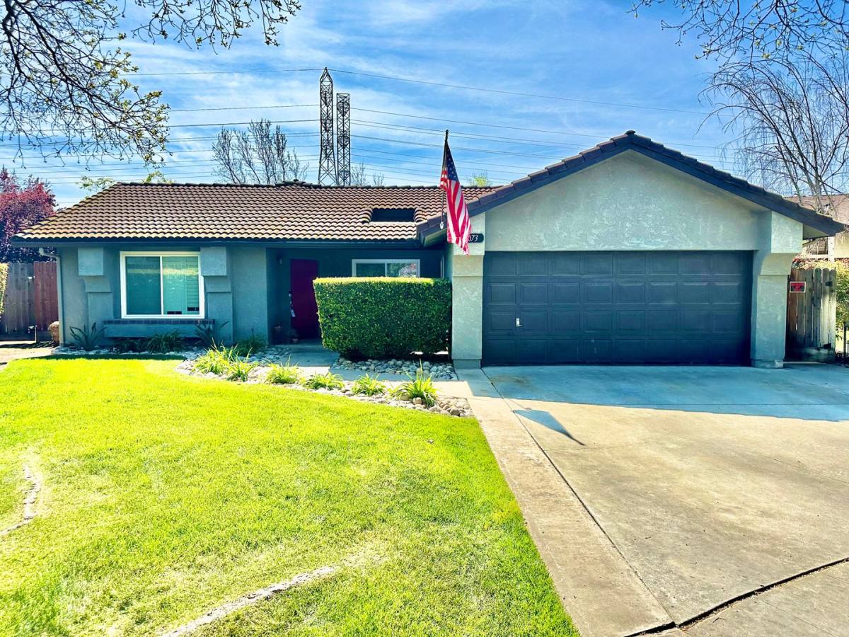 House for rent at 5073 W Mesa Ave, Fresno, CA 93722