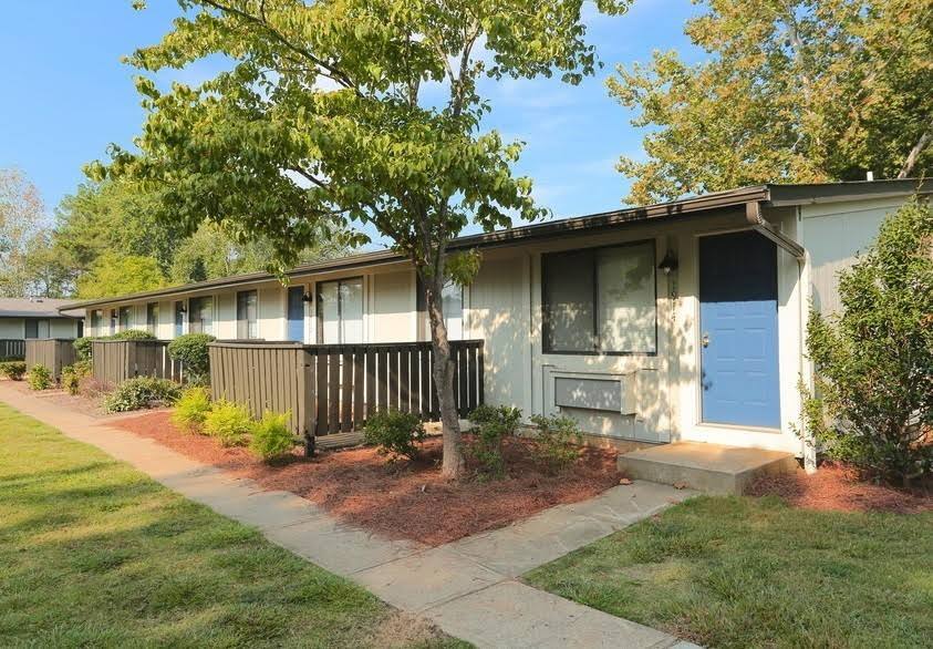 Apartment for rent at 100 Woodcliff Dr, Lilburn, GA 30047