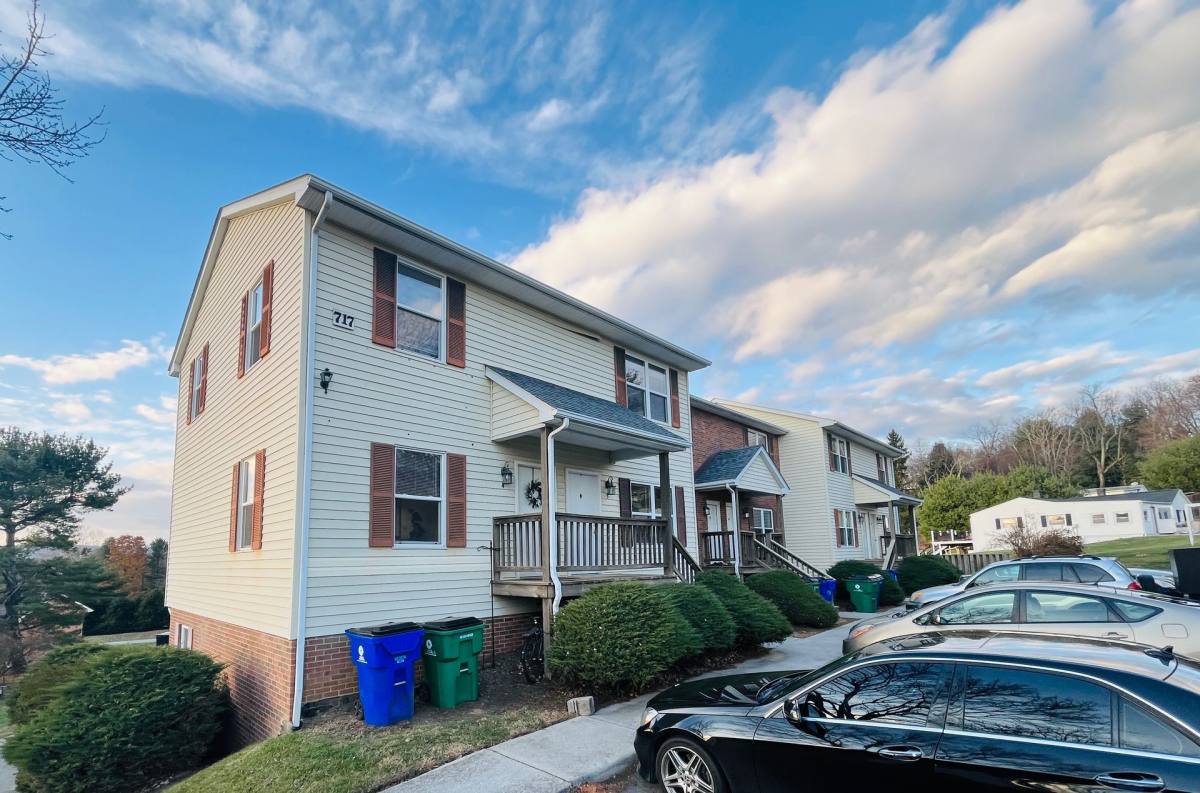 Apartment for rent at 717 Lee St, Blacksburg, VA 24060