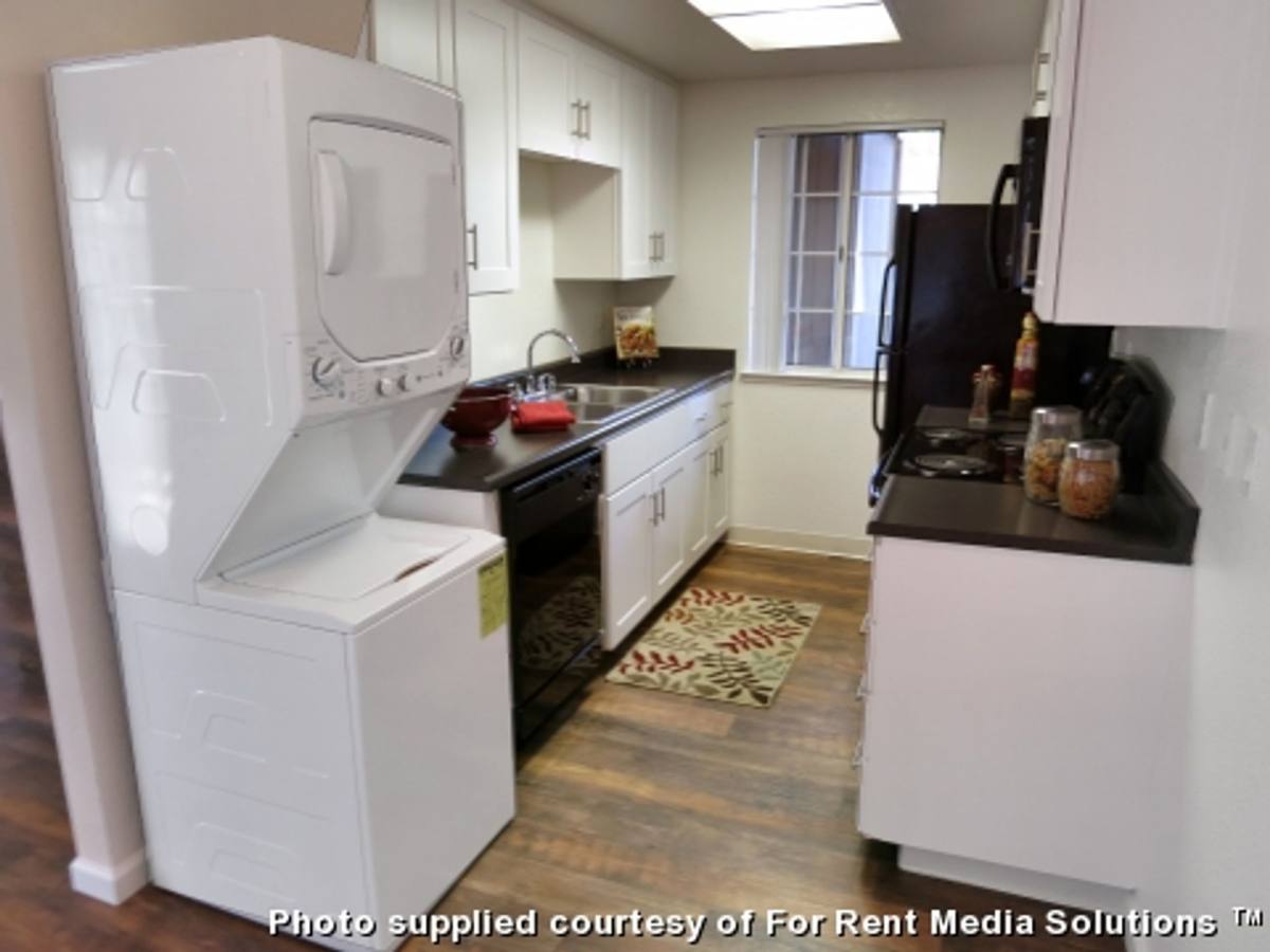 Apartment for rent at 1000 Cirby Oaks Way, Roseville, CA 95678