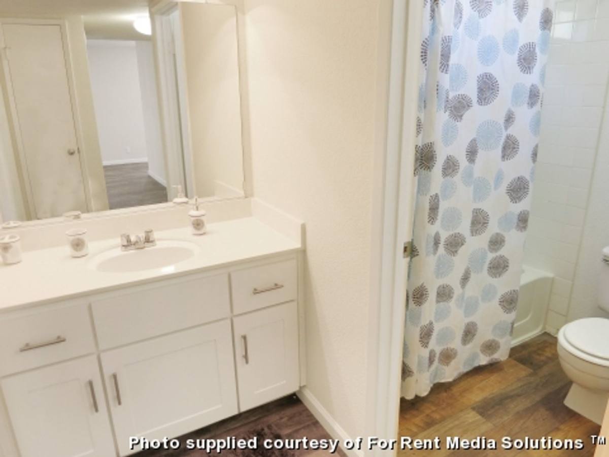 Apartment for rent at 1000 Cirby Oaks Way, Roseville, CA 95678