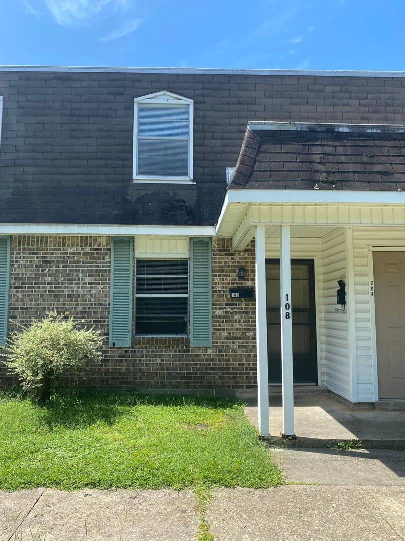 Apartment for rent at 292 W Claiborne St, Monroeville, AL 36460