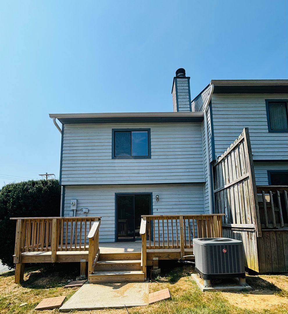 Townhouse for rent at 291 New Kent Rd, Blacksburg, VA 24060