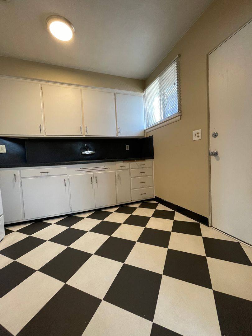 5109 E Burnside St 1-8, Portland, OR 97215 - Apartment For Rent - Image 6