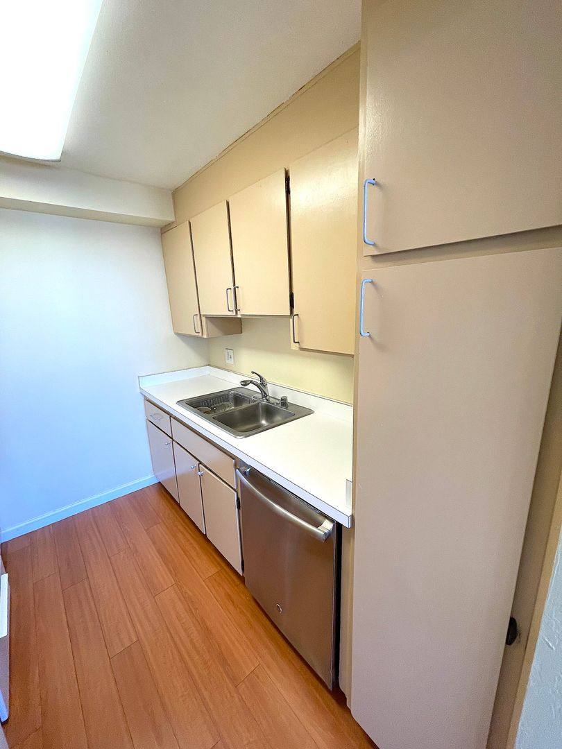 Condo for rent at 801 Franklin St, Oakland, CA 94607