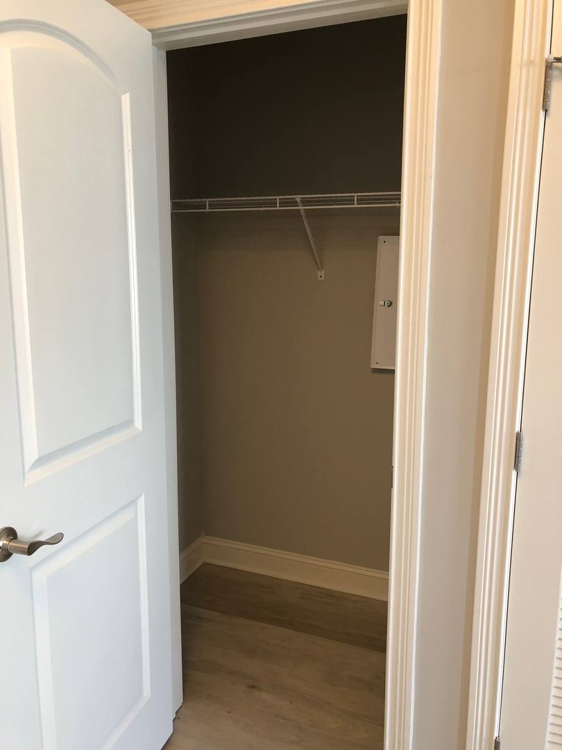 Apartment for rent at 249 Greenwood Lane, Bowling Green, KY 42104