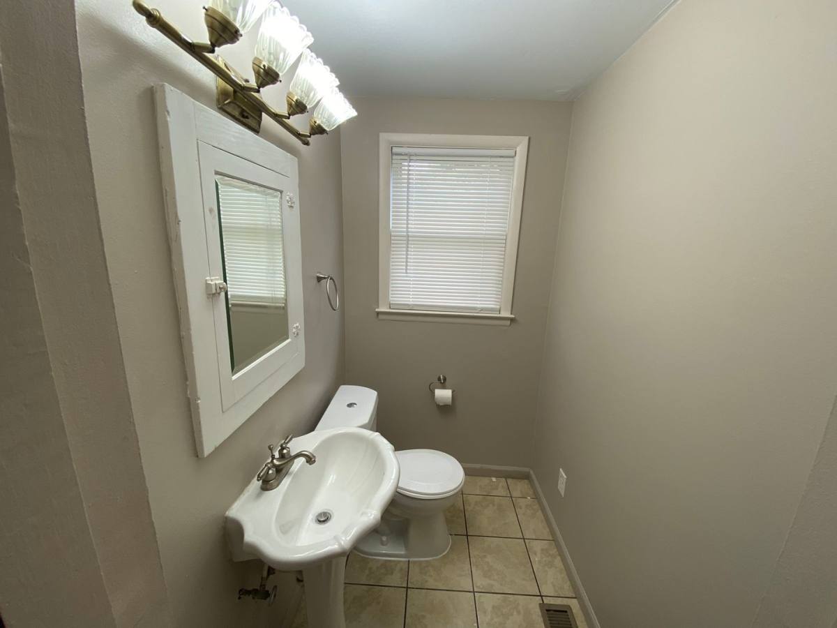 Apartment for rent at 2329 Indianola Ave, Columbus, OH 43202