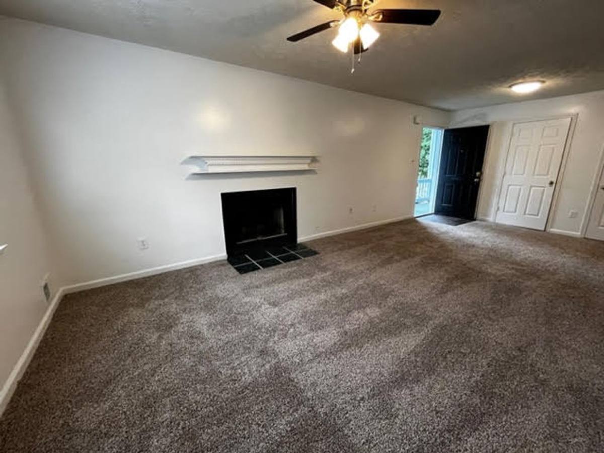 Apartment for rent at 957 Poplar Springs Rd, Riverdale, GA 30274