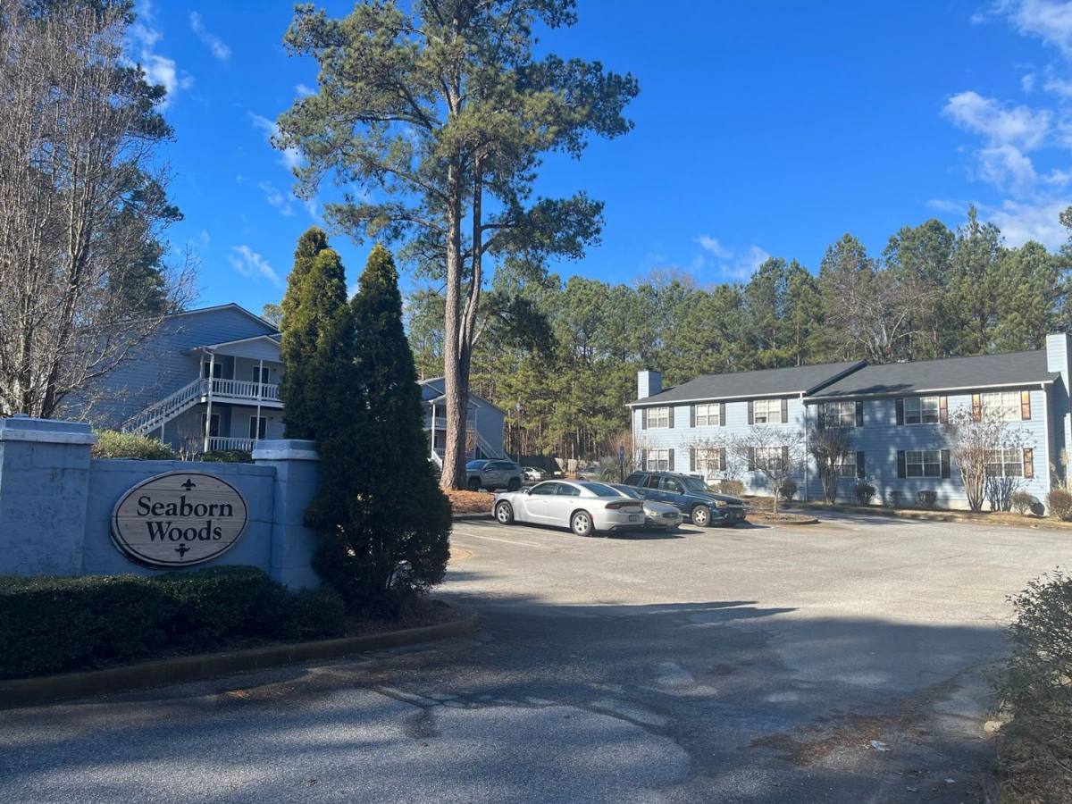 Apartment for rent at 957 Poplar Springs Rd, Riverdale, GA 30274