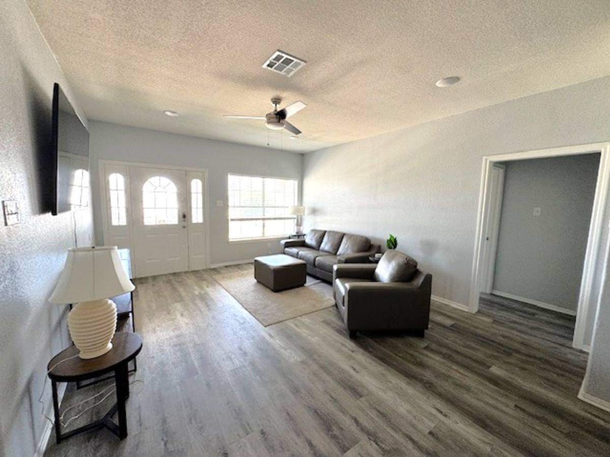 Townhouse for rent at 1500, 1504, 1506 James Ave, Waco, TX 76706