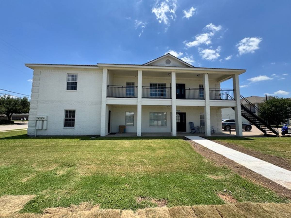 Townhouse for rent at 1500, 1504, 1506 James Ave, Waco, TX 76706