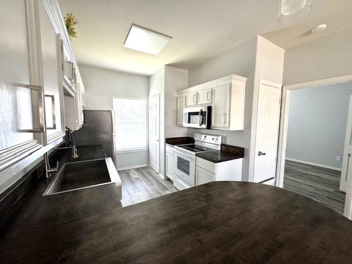 Townhouse for rent at 1500, 1504, 1506 James Ave, Waco, TX 76706