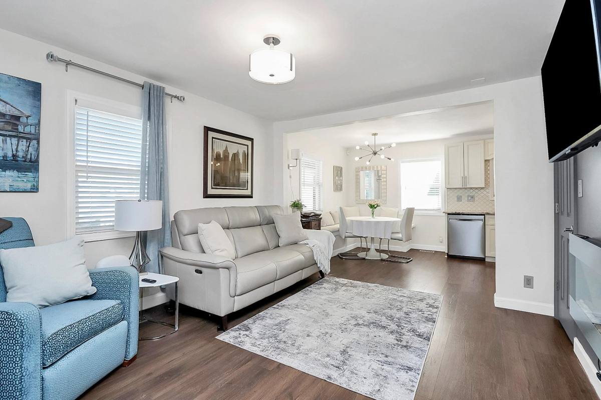 House for rent at 2016 Brewton Dr, Charlotte, NC 28206