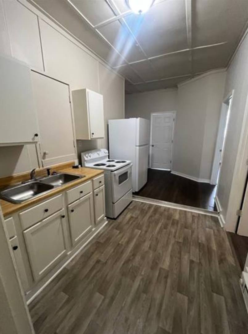 Apartment for rent at 1525 S Walnut St, Muncie, IN 47302
