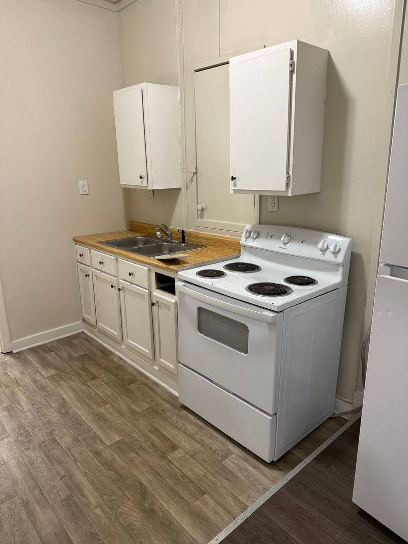Apartment for rent at 1525 S Walnut St, Muncie, IN 47302