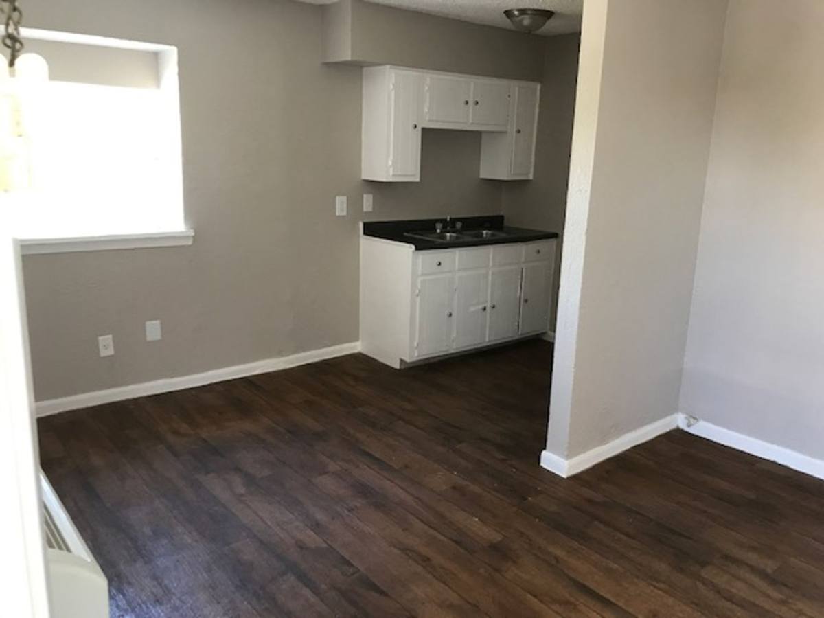 Apartment for rent at 940 E Hattie St, Fort Worth, TX 76104