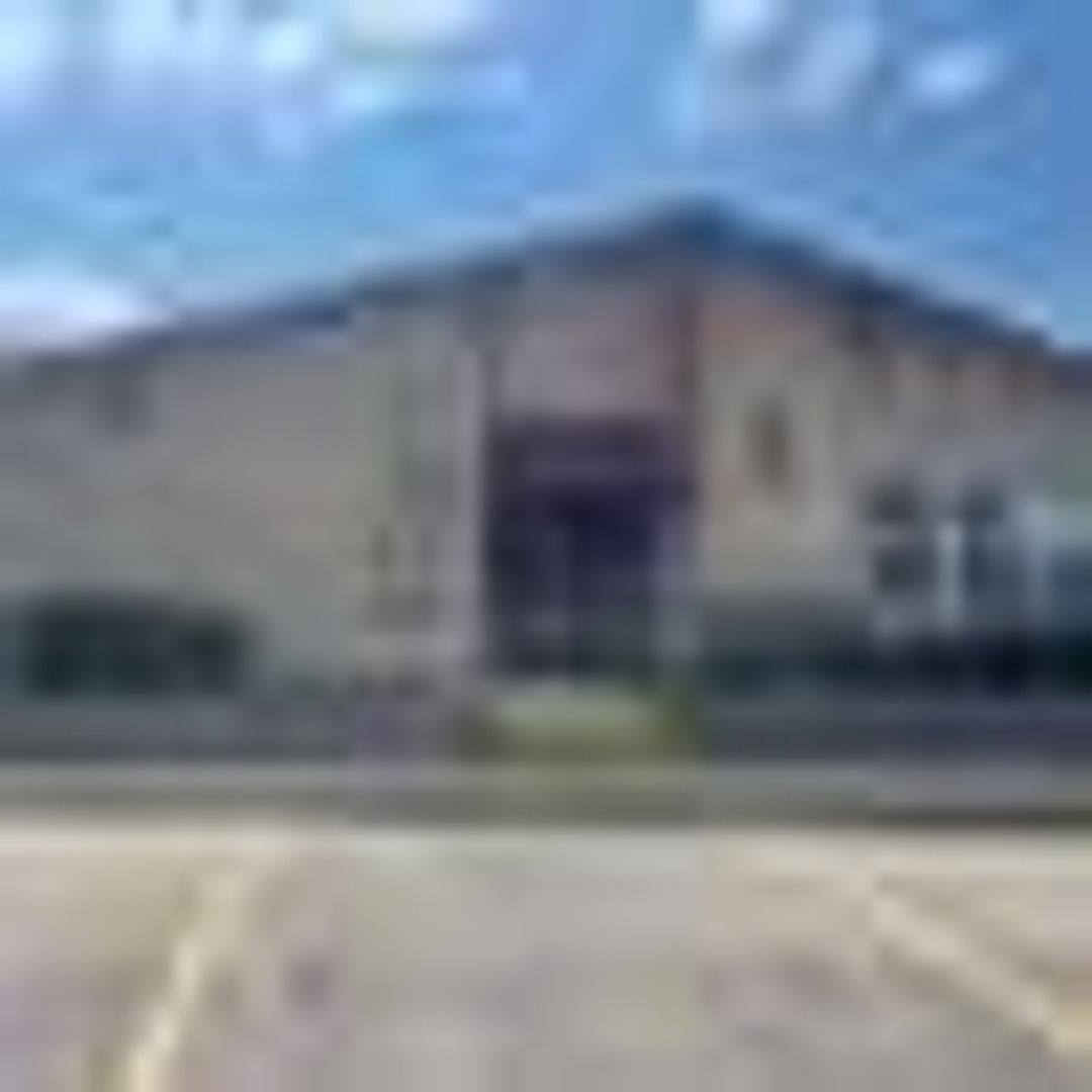 Apartment for rent at 400 N Merrill Ave, Duncanville, TX 75116
